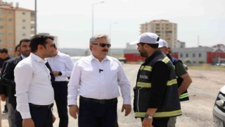 Bahçelievler Mahallesinde yeni yol yapım ve çevre düzenlemesi yapılıyor