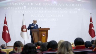 Bakan Bozdağdan genç hakim ve savcılara: “Vicdanınız ve aklınız hür olsun”