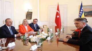Bakan Çavuşoğlu, Bosna Hersek Devlet Başkanlığı Konseyi Hırvat üyesi Komsic ile görüştü