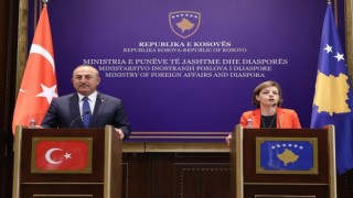 Bakan Çavuşoğlu, Kosovalı mevkidaşı Schwarz ile görüştü