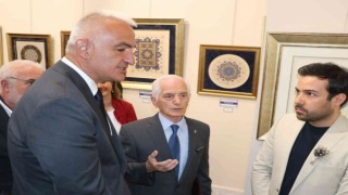 Bakan Ersoy, 21. Devlet Türk Sanatları Yarışması sergisini gezdi