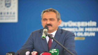 Bakan Özer: Gençlerimize güveniyoruz