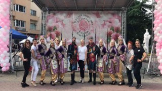 Balkanika Halk Oyunları Topluluğu, Bulgaristanda yapılan ‘Uluslararası Kazanlık Gül Festivaline katıldı