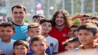 Barcelonanın efsane kaptanlarından Puyol: Türkiyede futbolun ne kadar tutkulu bir şekilde takip edildiğini biliyorum