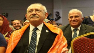 Başkan Atay, İzmirde takdir topladı