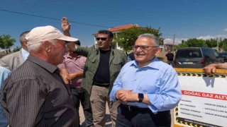 Başkan Büyükkılıç, Saroğlanda doğal gaz çalışmalarını inceledi