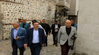 Başkan Büyükkılıç ve Vali Çiçek Tarihi Kayseri Mahallesini inceledi