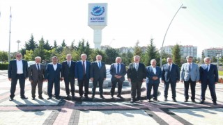 Başkan Büyükkılıçtan KAYSOya tebrik ziyareti