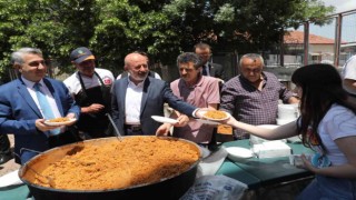 Başkan Çolakbayrakdar: “Gençlerimiz için ne yapılsa azdır”