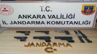 Başkentte bir araçta 6 adet tabanca bulundu