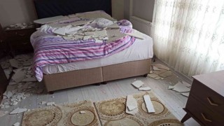 Başkentte dökülen tavan bina sakinlerini can derdine düşürdü