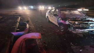 Başkentte otomobil çekiciye çarptı: 3 yaralı