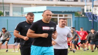 Başpehlivan Gürbüz, altın kemerin ebedi sahibi olmak istiyor