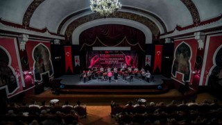 Bayraklı Mandolin Orkestrasından ‘yaza merhaba
