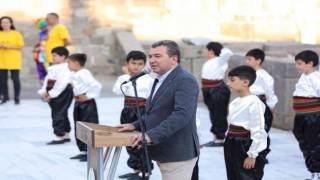 Bergamadaki uçurtma şenliğine çocuklardan yoğun ilgi