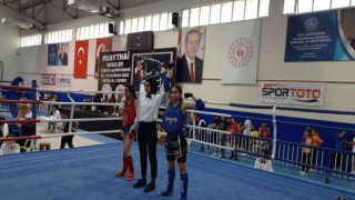 Bitlisli sporcu Özlem Melek Korkmaz, Muaythai Türkiye Şampiyonu oldu