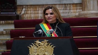 Bolivyanın eski geçici Devlet Başkanı Aneze 10 yıl hapis cezası