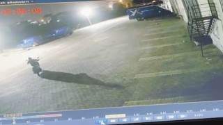 Büfeden 125 bin lira değerinde hırsızlık yapan şüpheli komşu kamerasında