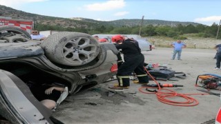 Bulgaristanlı aile Kütahyada trafik kazası yaptı: 1 ölü, 3 yaralı