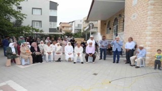 Burhaniyede Hacı Adayları dualarla uğurlandı