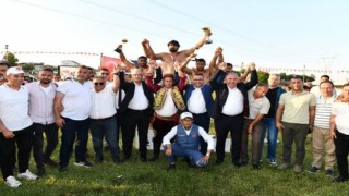 Bursa Büyükşehir Belediyesporlu yağlı güreşçilerden 4 organizasyonda 10 madalya