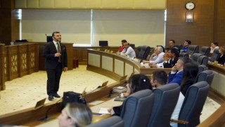 Bursa Büyükşehirde kamu personeline ‘protokol eğitimi