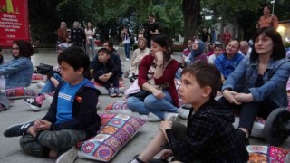 Bursada 7den 70e masal dünyasına renkli yolculuk