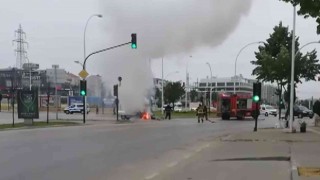 Bursada otomobil alev topuna döndü