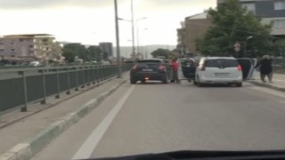 Bursada yol verme kavgasında ortalık meydan muharebesine döndü