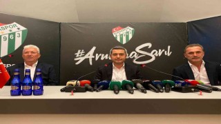 Bursasporda Tahsin Tam ve İsmail Ertekin basın toplantısı düzenledi