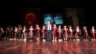Büyükşehir Belediyesi kreş minikleri kep attı