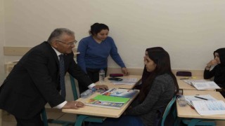 Büyükşehir KAYMEK Yaz Kurslarına bir haftada 5 bin kayıt