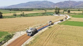 Büyükşehir, Kuyucakta yol yapım çalışmalarını sürdürüyor