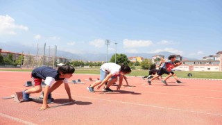 Büyükşehirden Minikler Atletizm Şenliği
