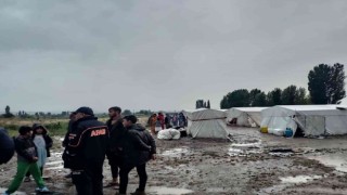 Çadır alanını sel bastı, 30 kişi canını zor kurtardı