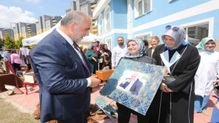 Canikte kursiyerler hazırladığı el emeği ürünleri sergiliyor
