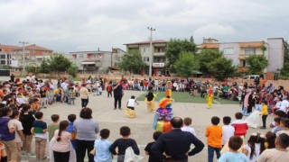 Çarşamba Belediyesi 7 bin 500 çocuğu sevindirdi