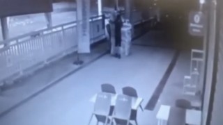 Çekçekli hırsız yoldaki mazgalları çaldı