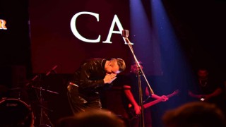 Cem Adrian Bursa dinleyicisini performansıyla büyüledi