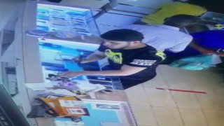 Cep telefonu hırsızlığı kamerada