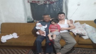 Cinnet getiren babanın öldürdüğü anne ile 2 çocuğunun cenazesi morgdan alındı