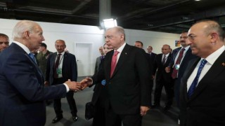Cumhurbaşkanı Erdoğan ve ABD Başkanı Bidenden ayaküstü sohbet