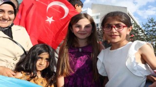 Cumhurbaşkanı Erdoğana sarılarak ağlayan çocuklar İHAya konuştu