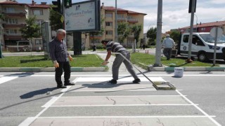 Daha güvenli ulaşım için yol çizgileri tamamlanıyor