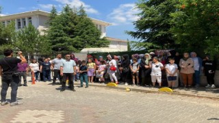 Dansöz olayı sonrası açığa alınan müdüre velilerden destek