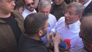 Davutoğlunu Şire Pazarı ziyaretinde yuhaladılar