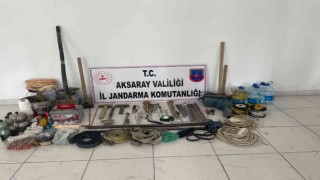 Defineci dinamitlerle birlikte suçüstü yakalandı