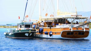 Denizlerden 7 tekneyle, 7 gün atık toplanıyor