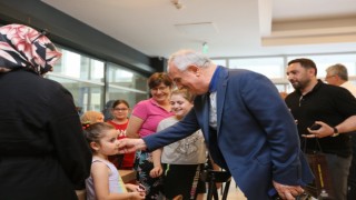 Derincede çocuklar yüzme öğreniyor