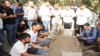 Dicle Nehrinde boğulan çocuk, gözyaşları arasında defnedildi
